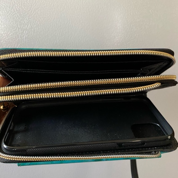 wallet purse for the IPhone 11 - Picture 2 of 2